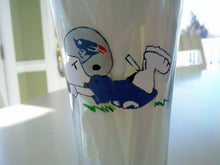 decorative peanuts gang inspired superbowl football giants patriots charlie brown linus lucy snoopy woodstock hand painted wine glass cups