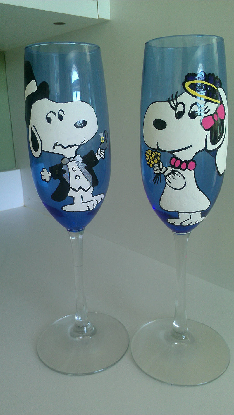 Hand Painted Snoopy and Woodstock Wine Glasses or Pint Glasses. Set of 2 /  Couple Gift / Wedding / Anniversary / Engagement / Best Friends 