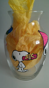decorative snoopy vase red baron peanuts gang charlie brown linus lucy woodstock hand painted wine glass cups